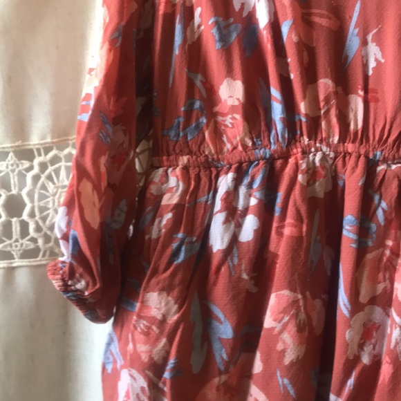 Beautiful maternity top - Picture 3 of 3